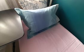 Just For Sleep-Daily Stay 20H To 10H Apres Votre Arrivee Dans Le Batiment D'Entree, Contact I'Hote Via Le Message Ici De Reservation Pour L'Enregistrement I'Entree Dans La Propriete Sans I'Approbation Est Interdite-Resevation D'Un Tiers Est Inaccepta